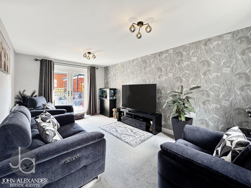 Primrose Avenue, Dovercourt photo 2