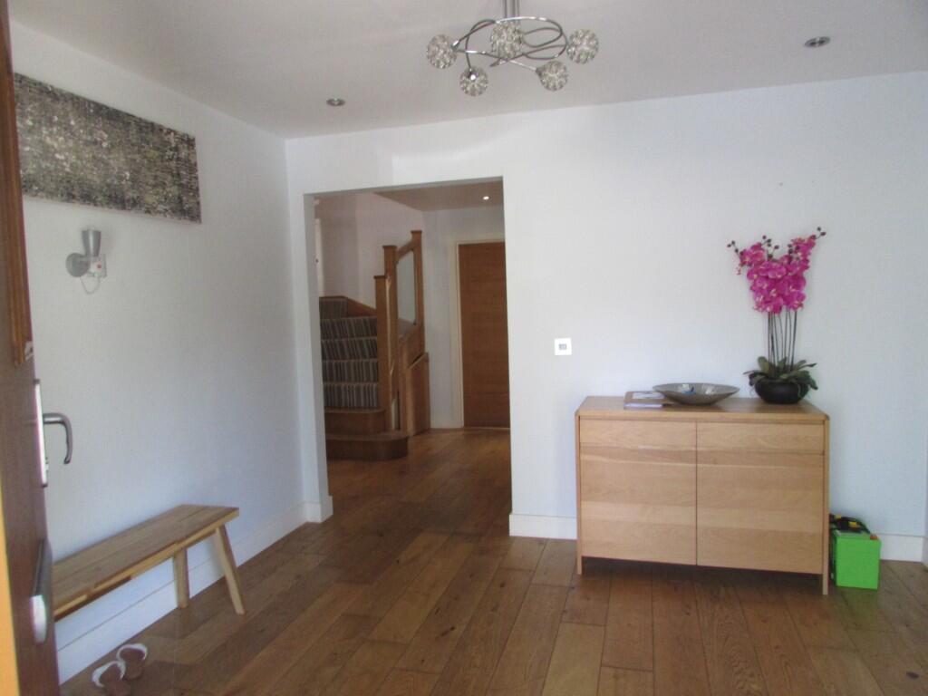 House in Slip End, Woodside - View 5