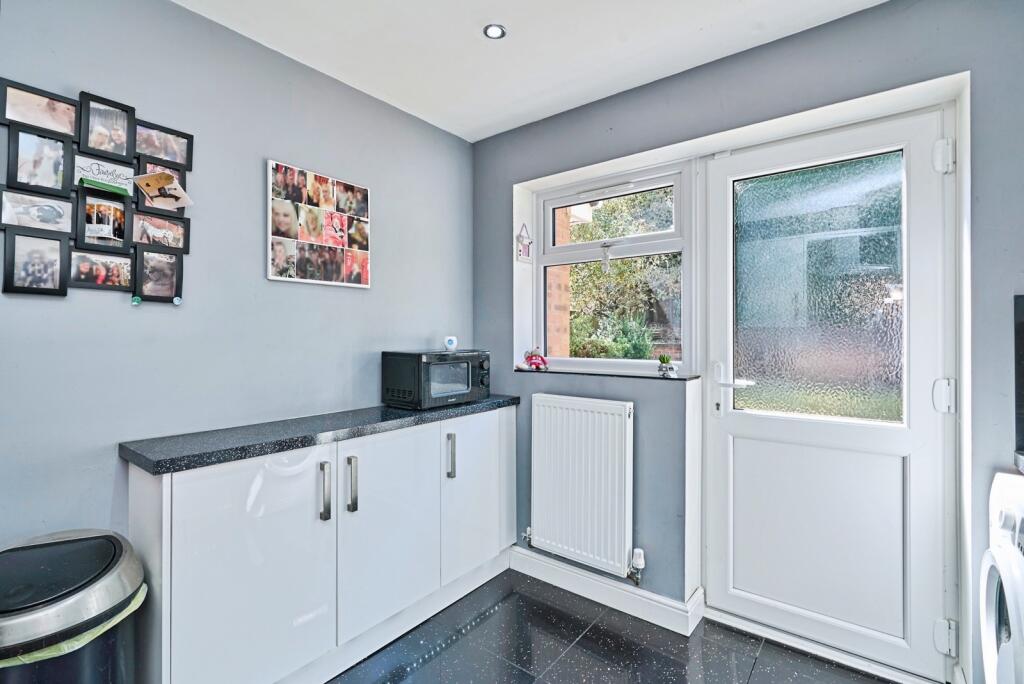 House in Walsall, West Midlands - More