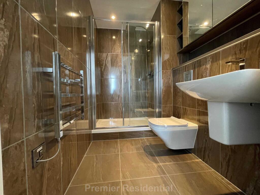 Apartment in Manchester, City Centre - View 5