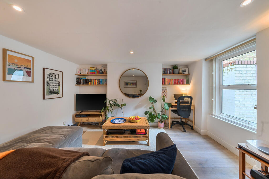 Maude Road, London photo 3