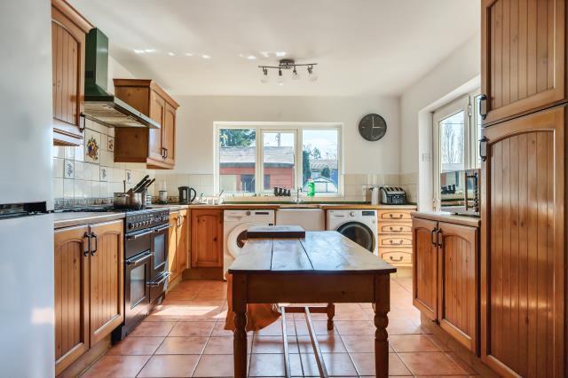 Burford Road, Witney photo 4