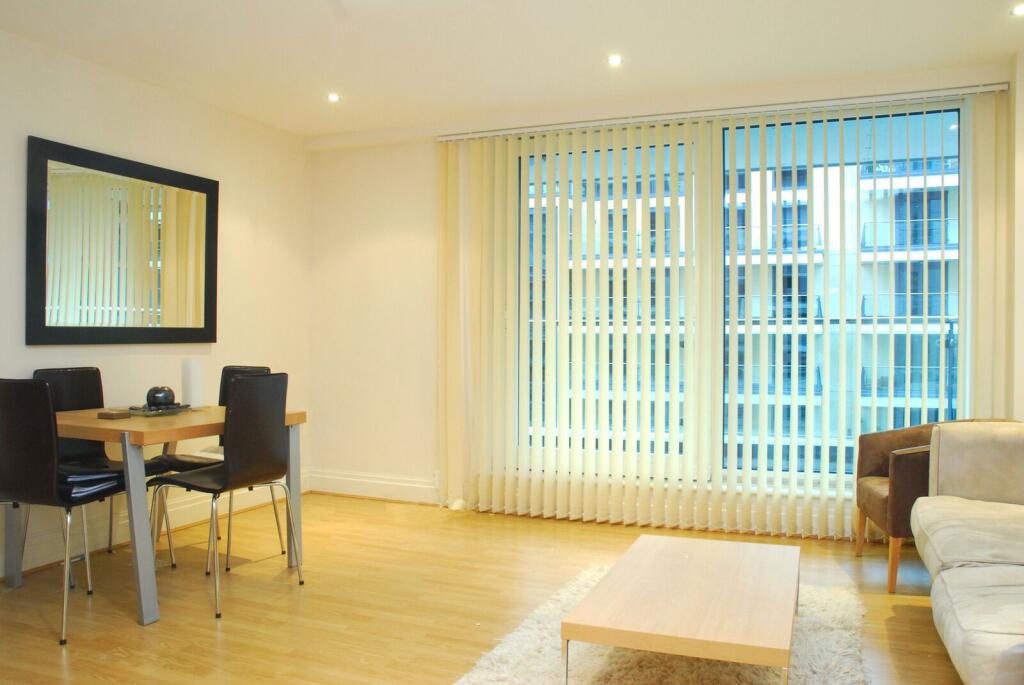 Apartment in London - More