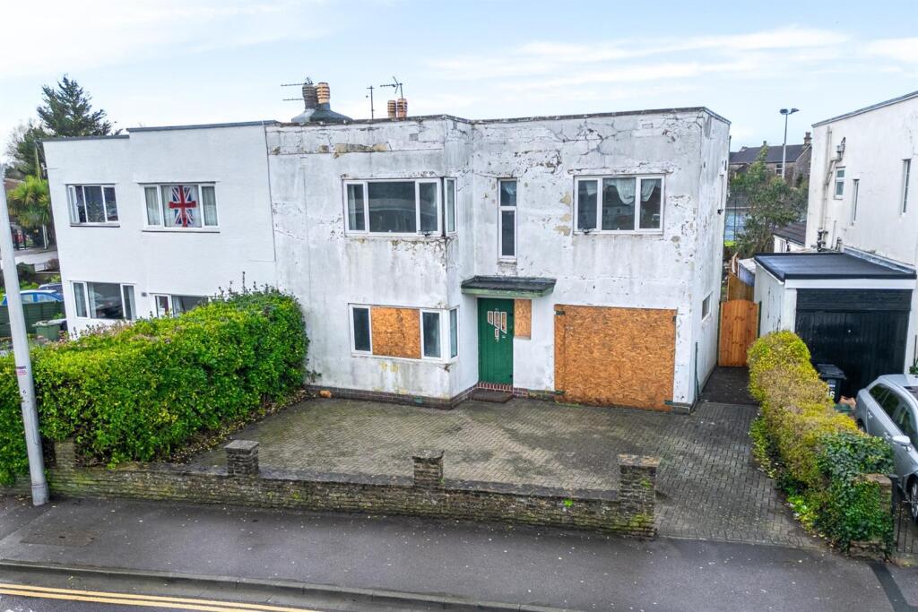 4-bed semi-detached on Modernisation | Wsm, £255,000