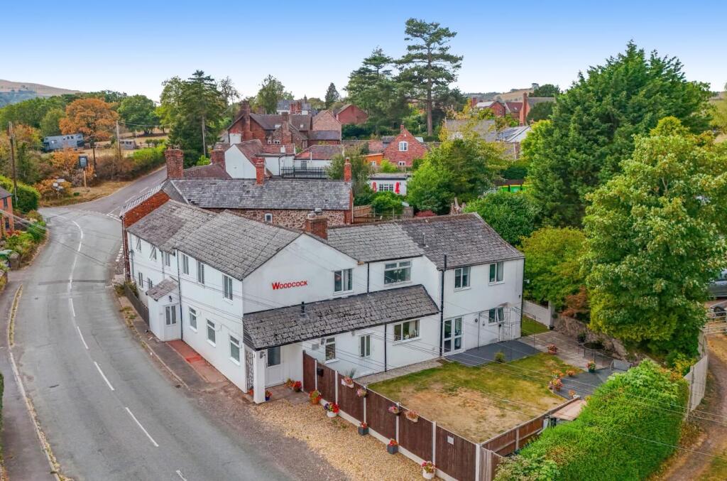 6-bed house on Woodcock House, Castle Pulverbatch, Pulverbatch, Shrewsbury, SY5 8DS, £425,000