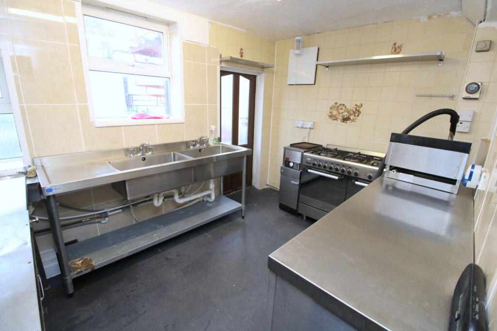 Bedford Street, Rhyl, Denbighshire, LL18 1SY photo 2