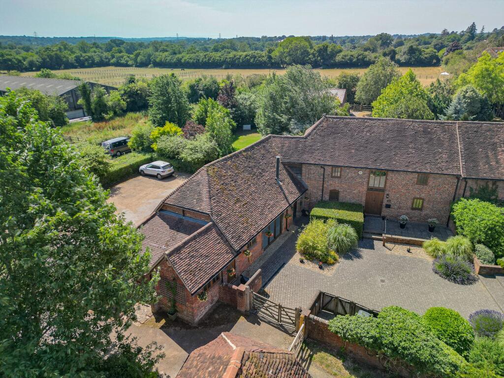 Main image of property: Paradise Lane, Bishops Waltham, SO32