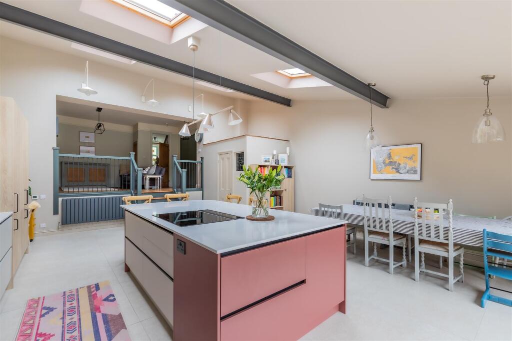 House in Cardiff, Penylan - View 3