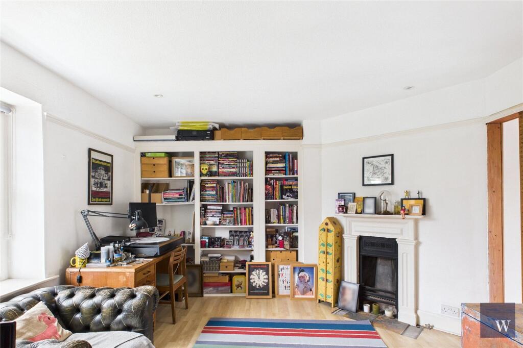 Kirkstall Road, London, SW2 photo 2