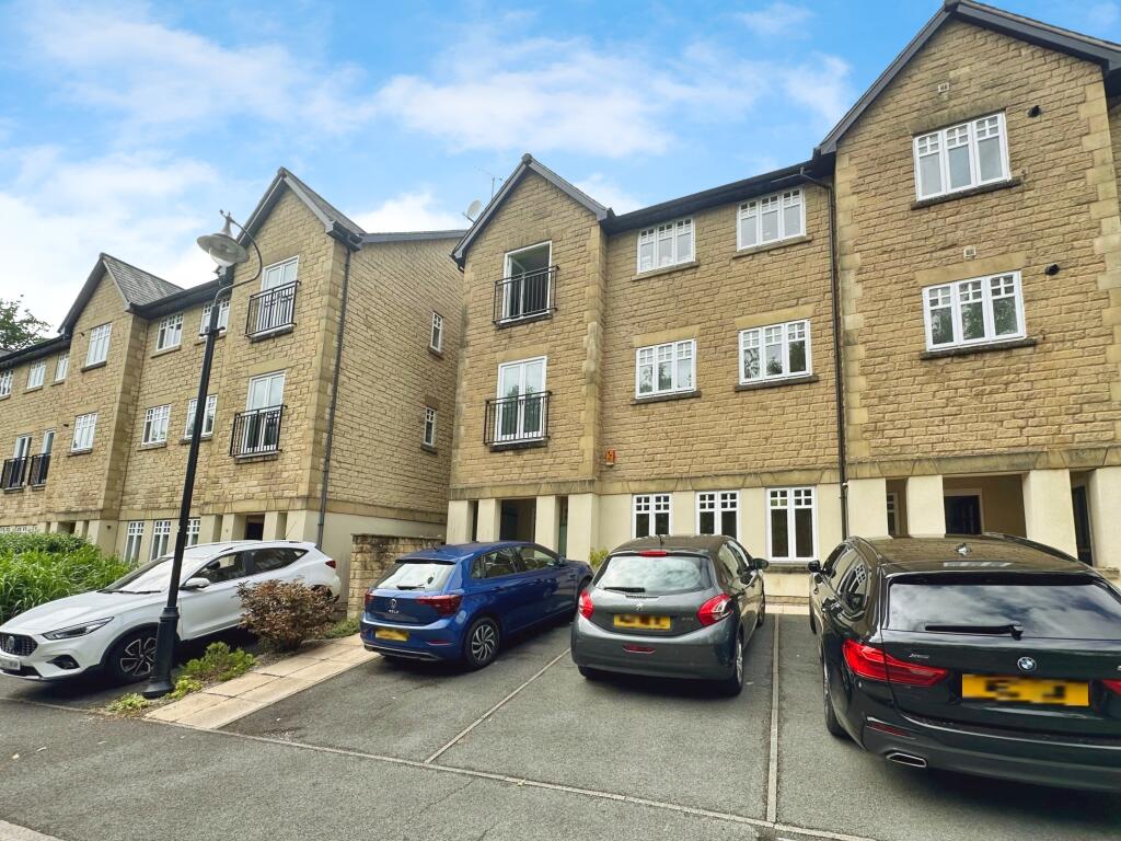 Main image of property: The Colonnade, Lancaster, LA1