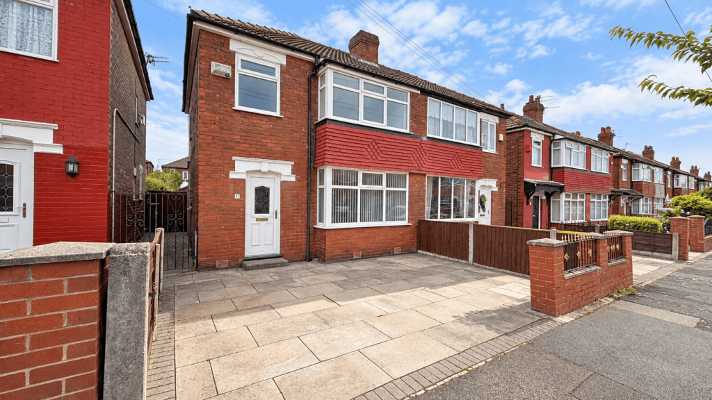Main image of property: Ilkley Crescent, Stockport, SK5 6HG, Reddish