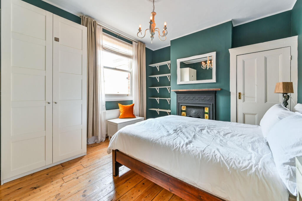 Apartment in London - More