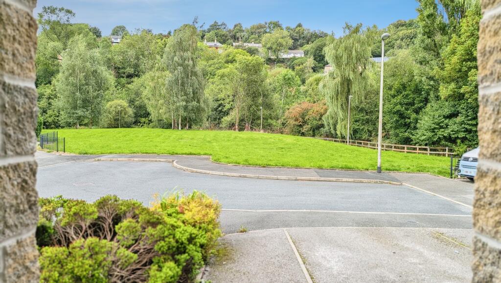 House in Oldham - View 5