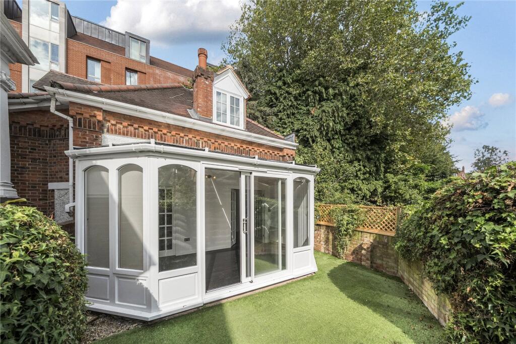 House in London - View 2