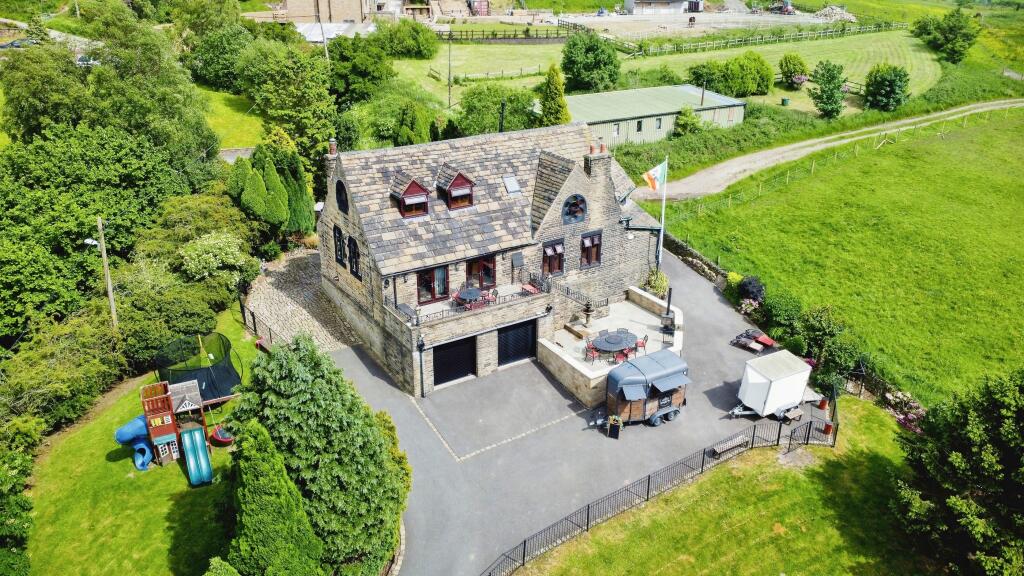 Main image of property: Lily Lanes, Ashton-under-Lyne, OL6