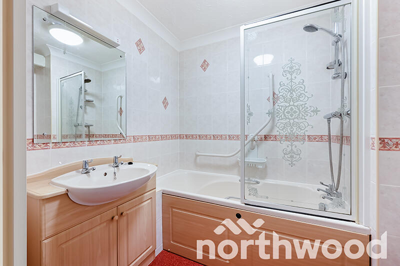 Apartment in Kingston upon Thames - View 4