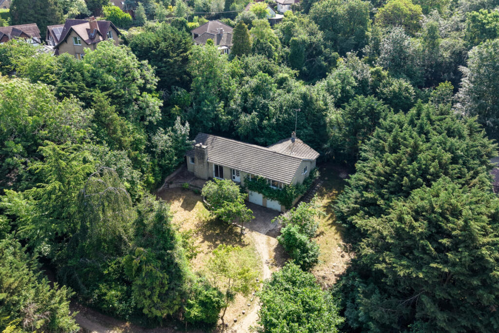 5-bed detached on Cumnor Hill, Oxford, £1,000,000