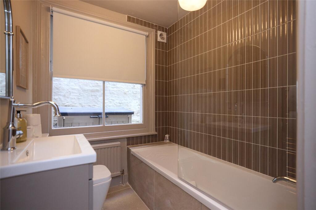 Apartment in London, Brook Green - More