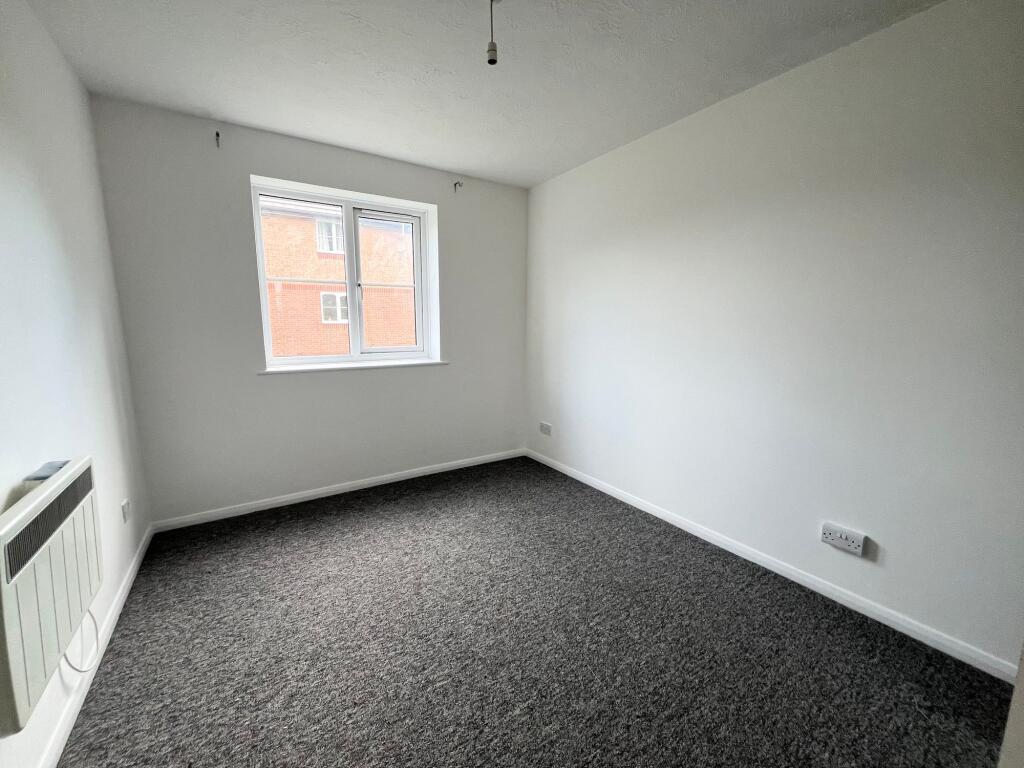 Guildford Road, Rustington, BN16 - View 3