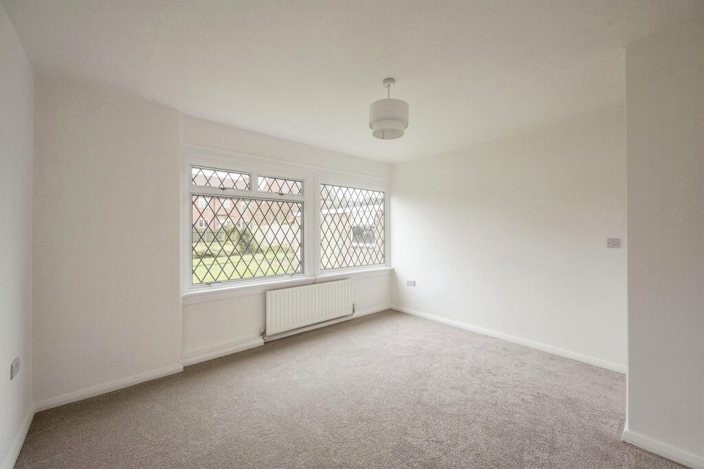 Sycamore Crescent, Bawtry, Doncaster photo 4