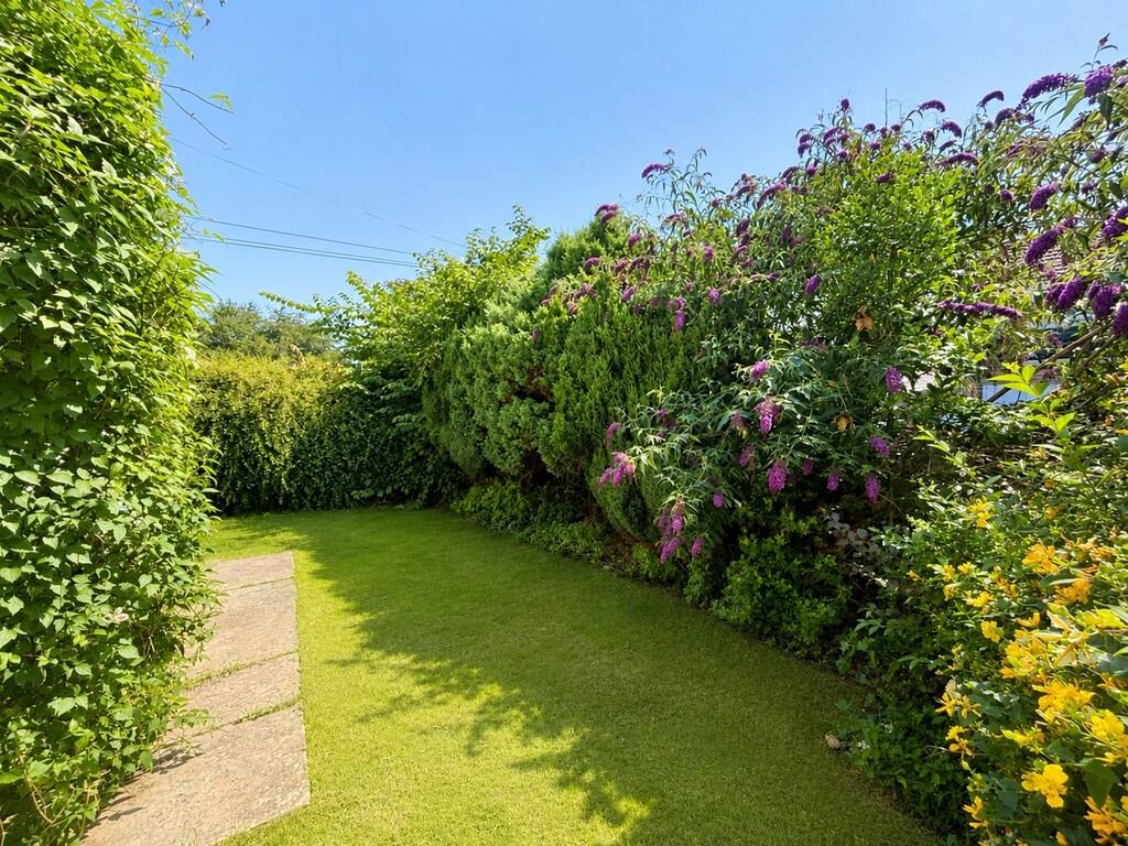 House in Bradford, Clayton - View 4