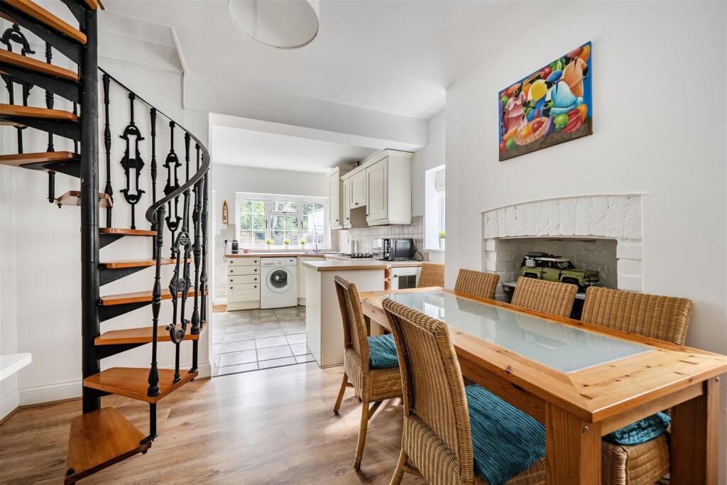 House in Slough - View 4