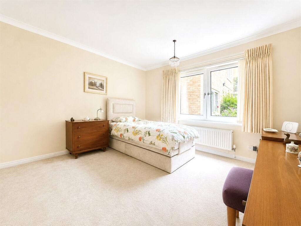 Apartment in Bournemouth - More