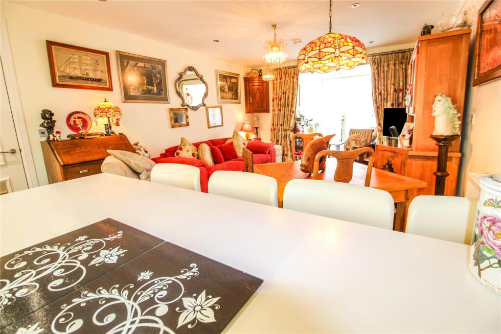 Apartment in Cotswold, Stratton, Cirencester - View 4