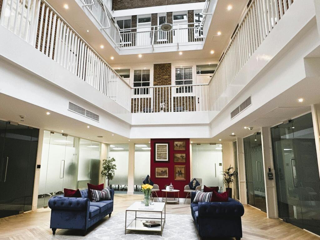60 Petty France, London SW1H 9EU - internal courtyard.jpg
