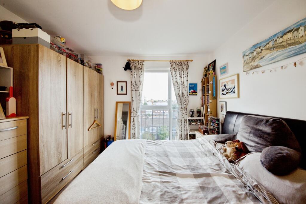 Apartment in London - View 3