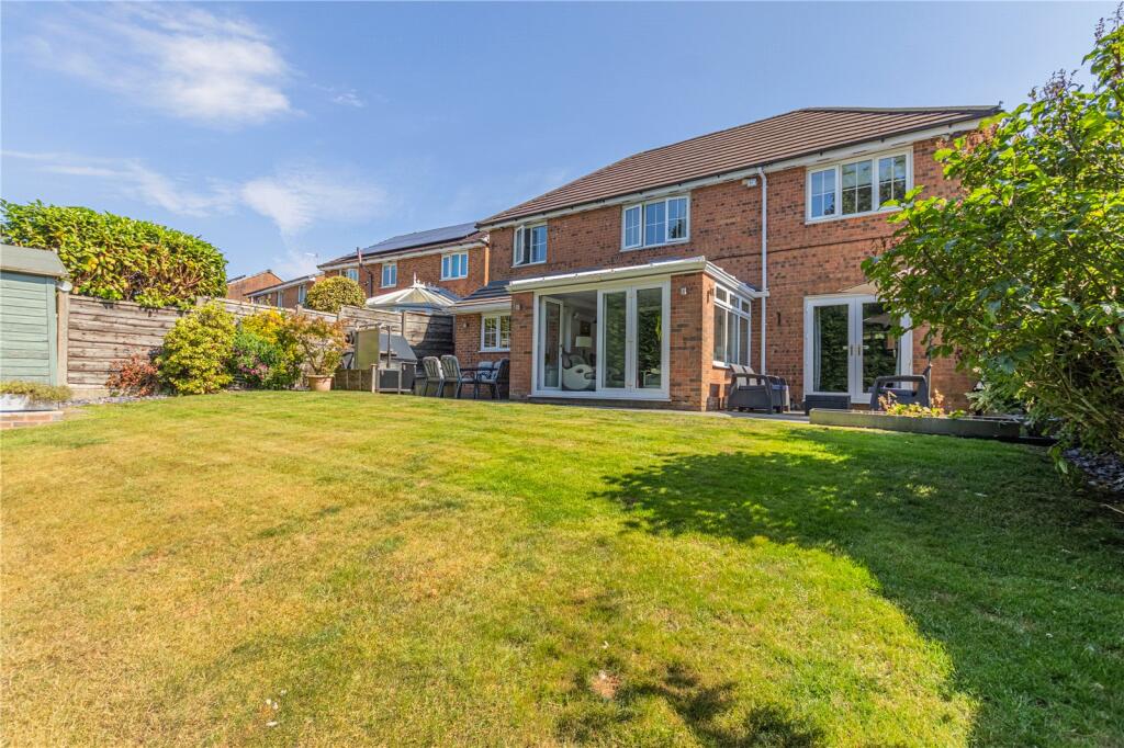 House in Rochdale, Greater Manchester - View 4