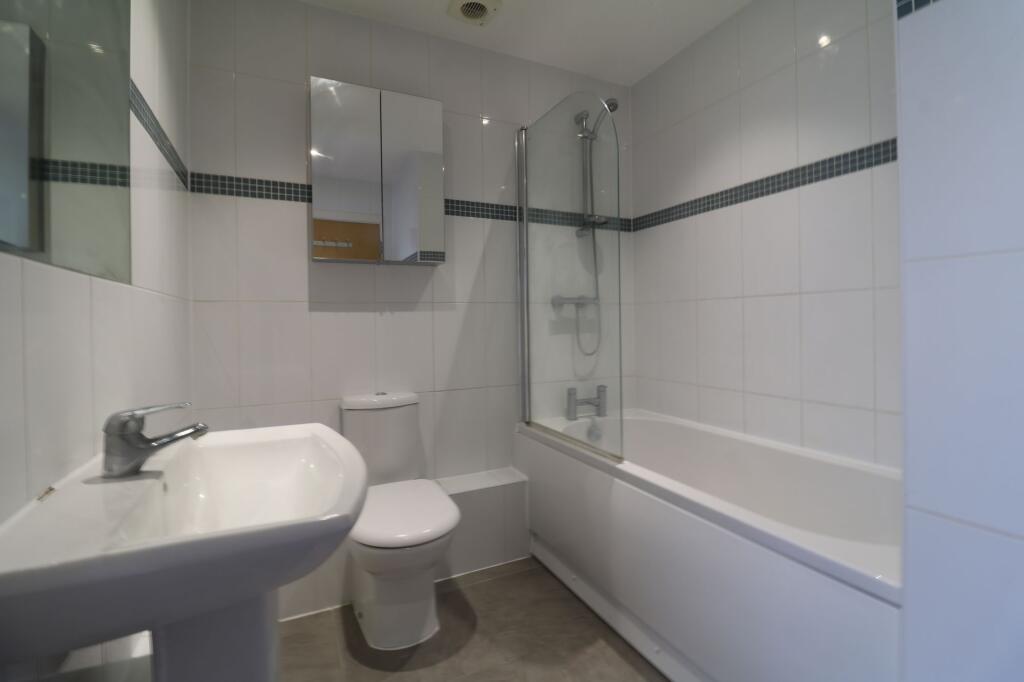Apartment in Doncaster, North Lincolnshire - View 4