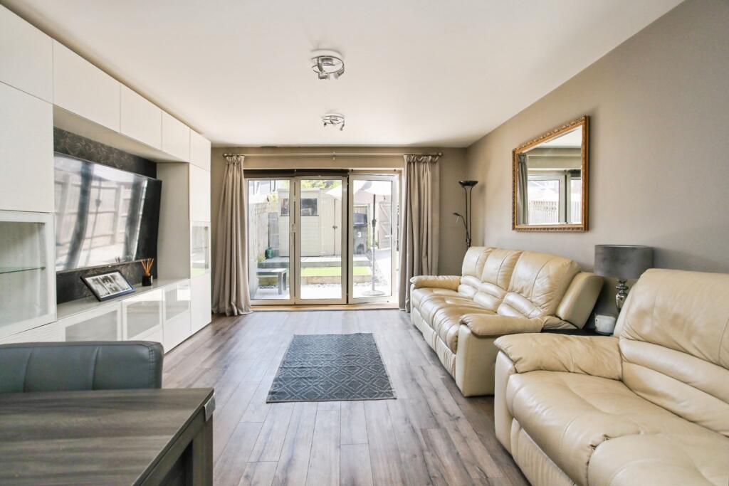 House in Sevenoaks, Dunton Green - View 4