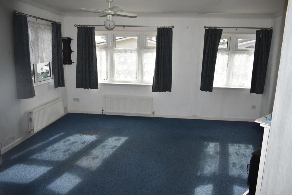 Ram Hill, Coalpit Heath, Bristol - View 4