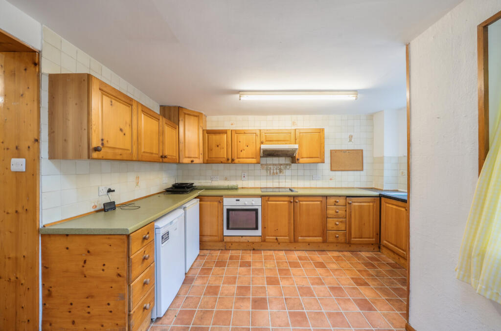 Terrace Gardens, Nascot Wood, Watford WD17 1RB photo 4