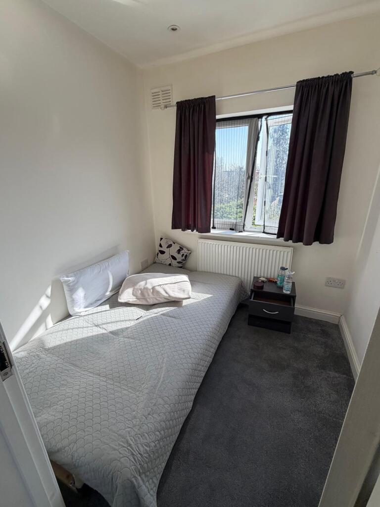 House in Romford - View 4