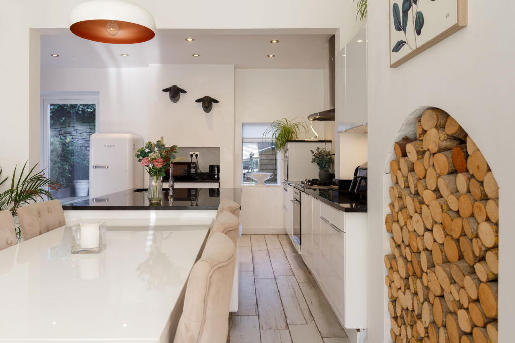 Over Lane, Rawdon, Leeds, LS19 6DY - View 4