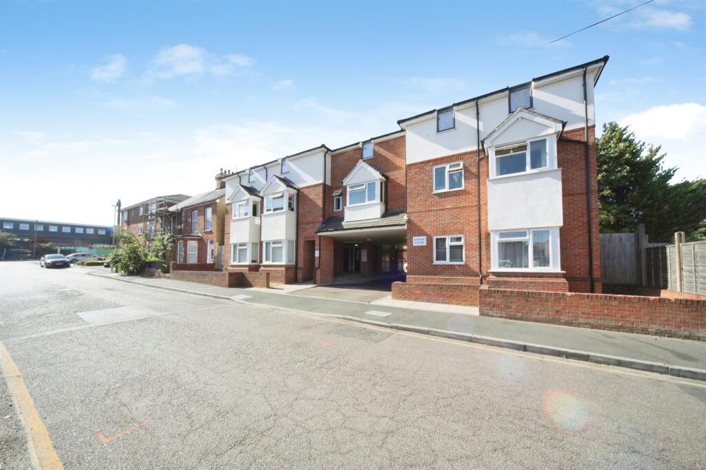 Main image of property: Empress Road, Luton