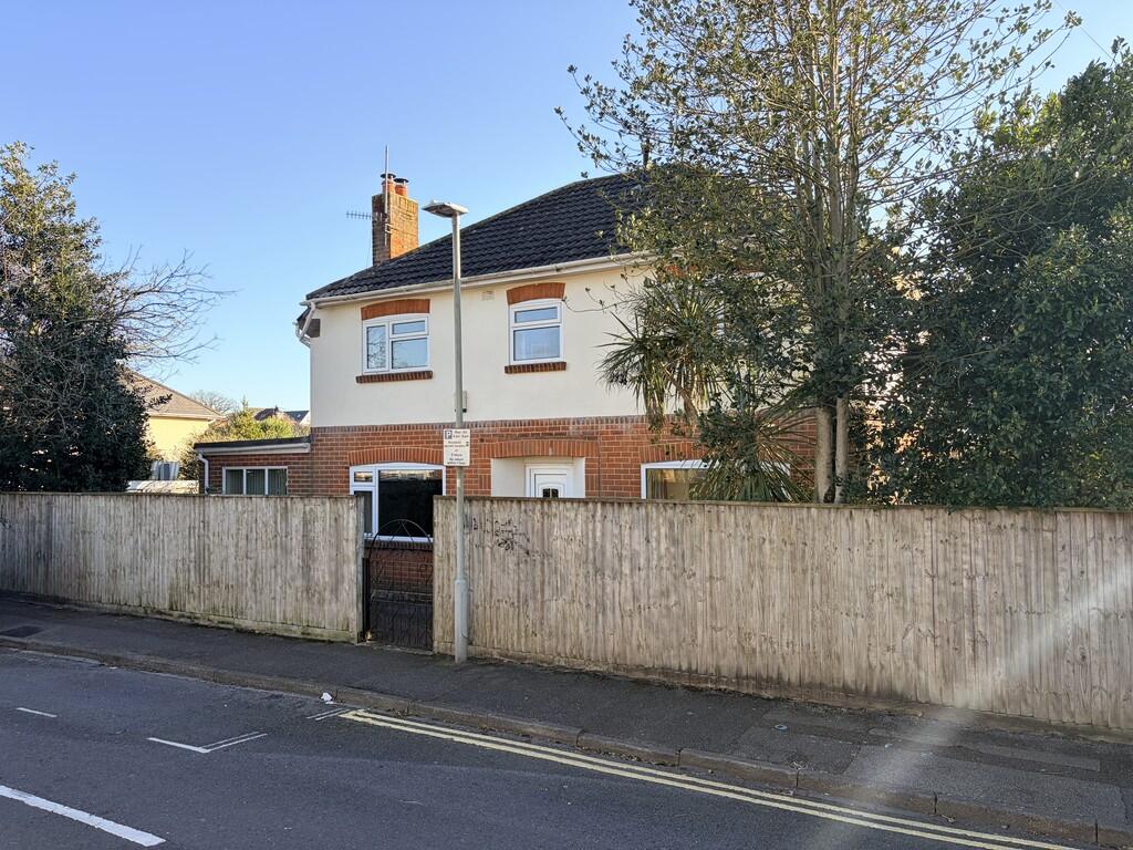 4-bed detached on Brailswood Road, Poole, £425,000