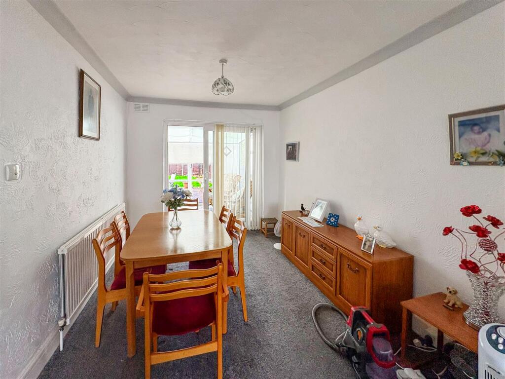 Selwyn Avenue, Littlehampton photo 5