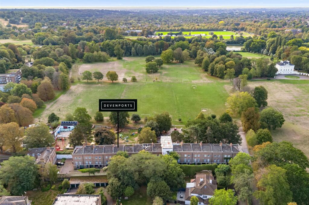 House in Twickenham - View 3