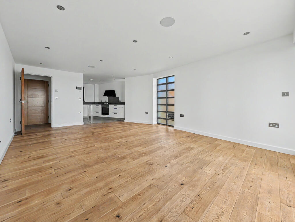Apartment in Sandgate, Golden Valley - View 4