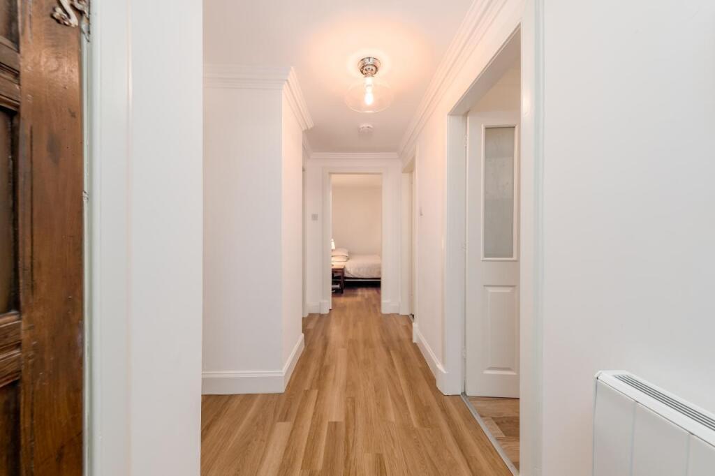 Apartment in Edinburgh, Bonaly, Colinton - View 2