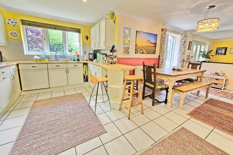 Firefly Close, Lee-On-The-Solent, PO13 photo 4