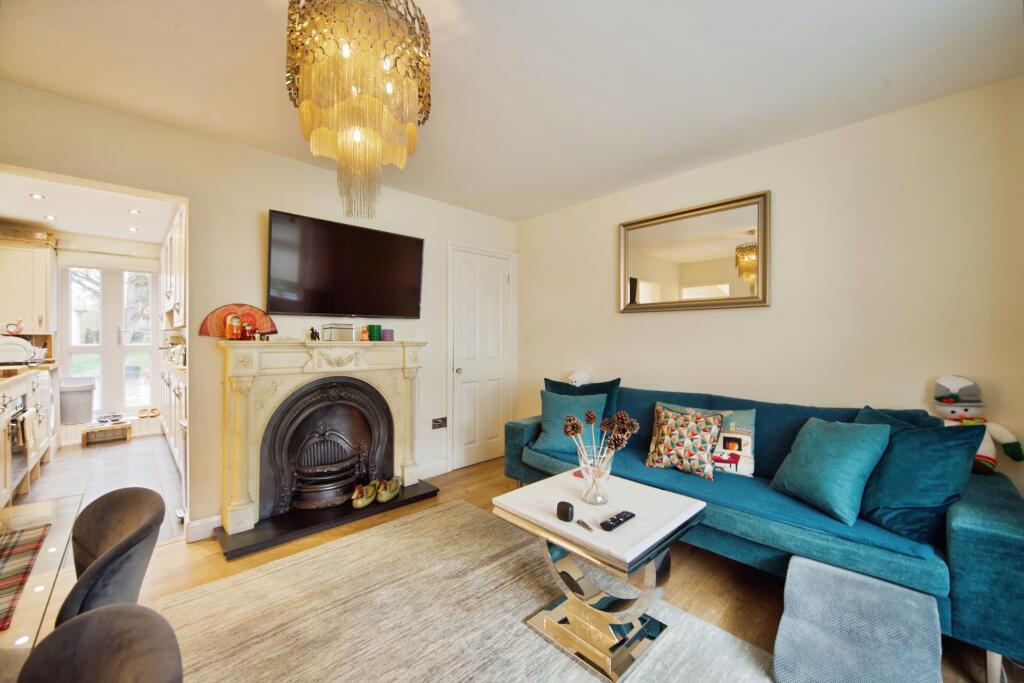 1-bed other on Crawford Gardens, London, N13, £310,000