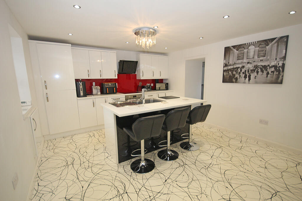 House in Aberdeen - More