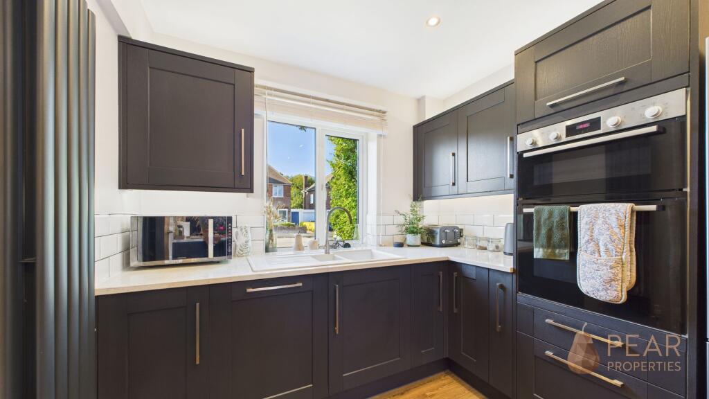 Nelson Road, Goring-By-Sea, BN12 - More