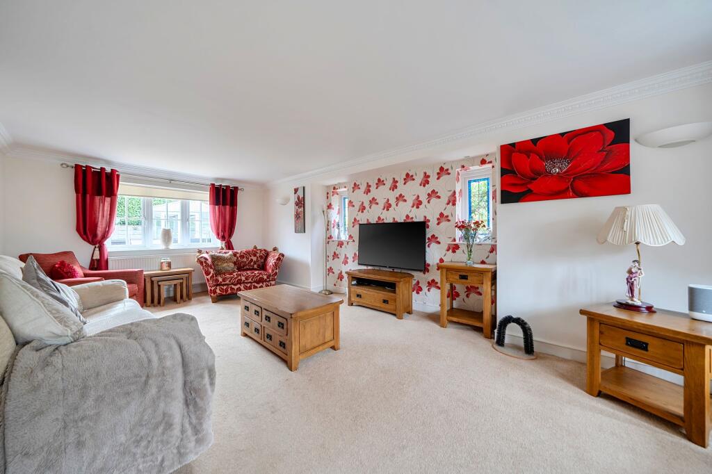 House in Eastchurch, Kingsborough - More