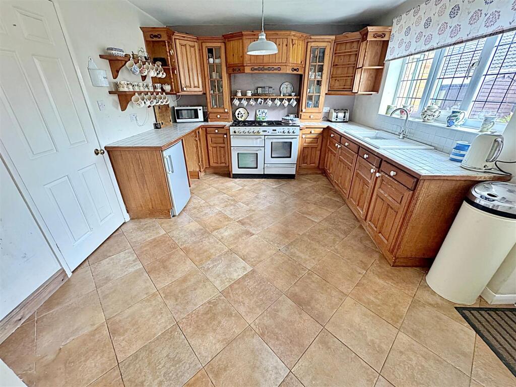 House in Doncaster - View 4