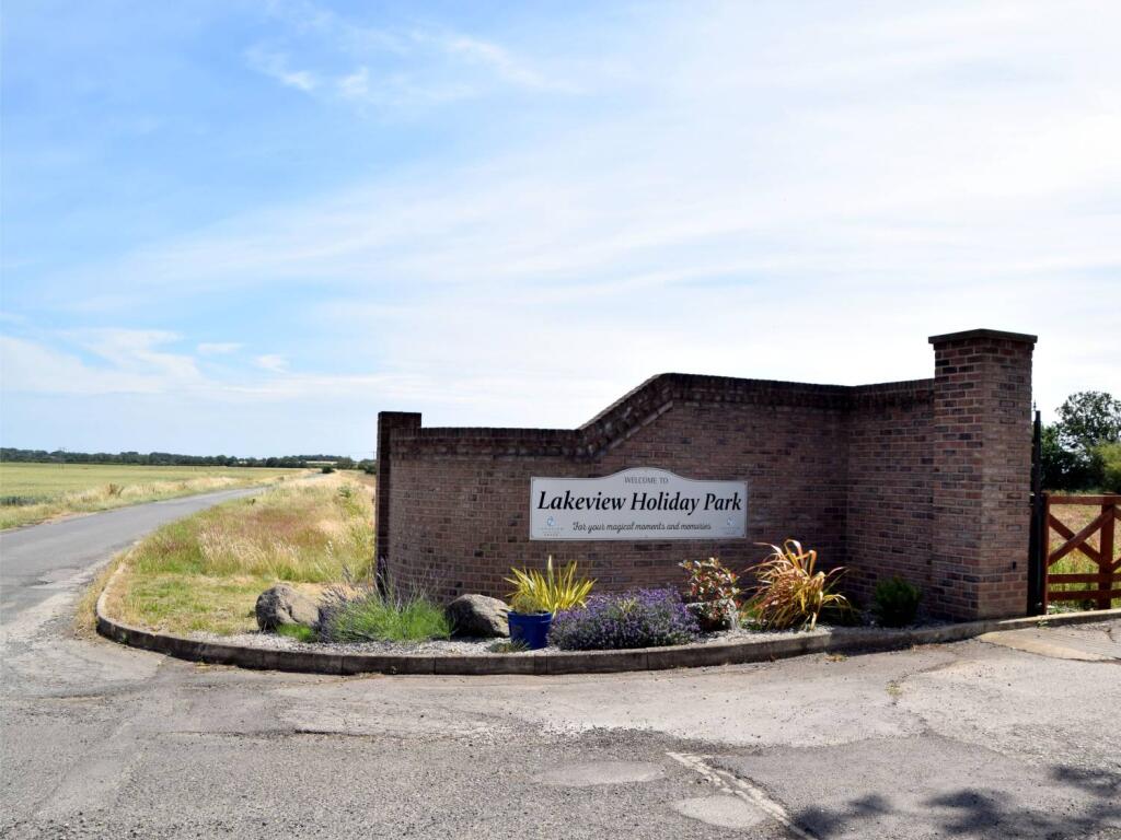 Bewholme, East Yorkshire, YO25 8DT photo 3